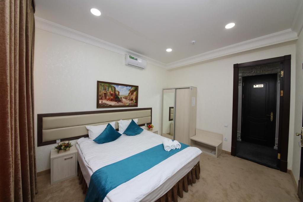 Hotel Globus Taşkent Dış mekan fotoğraf