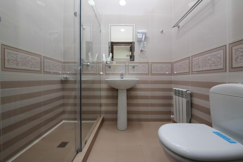 Hotel Globus Taşkent Dış mekan fotoğraf